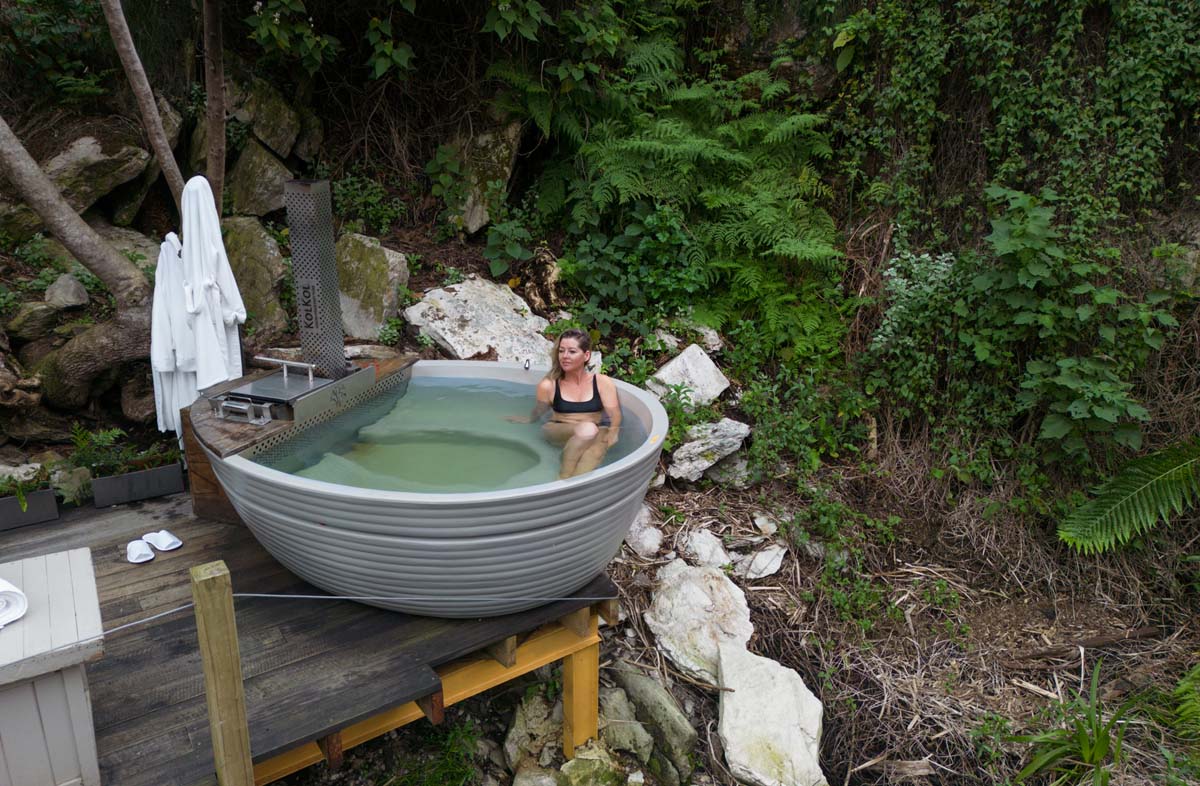 The Fernery Lodge and Spa has hot tubs along the river edge